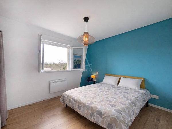 Maison récente en état impeccable, lumineuse avec vue dégagée  À 10 min dOrthez