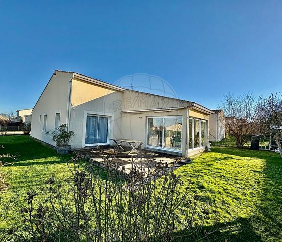 Maison 3 chambre(s) à vendre - Saintes, Charente-Maritime - 17