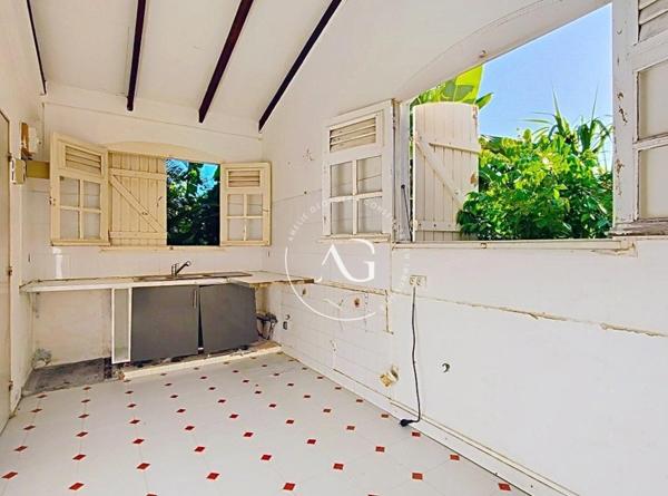 Villa T4 – Piscine, jardin, proche mer – Case-Pilote