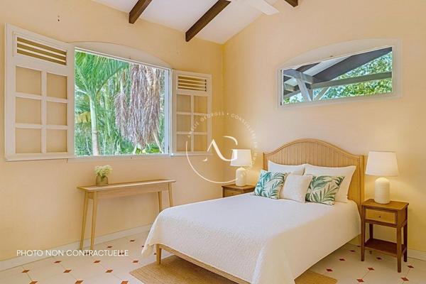 Villa T4 – Piscine, jardin, proche mer – Case-Pilote