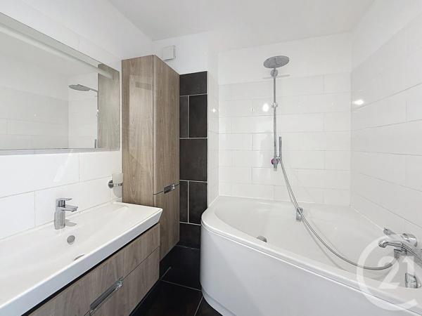 Appartement F3 à vendre  3 pièces - 68,01 m 2   NANTERRE  - 92