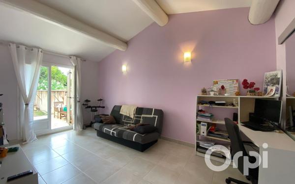 Maison à vendre    5 pièces •  Saint-Martin-de-Crau