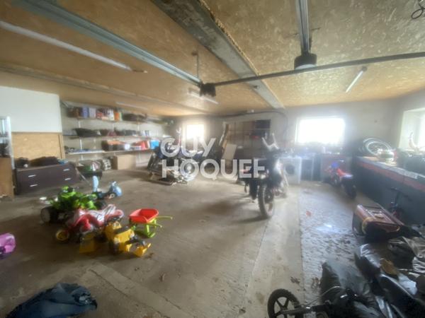 MAISON À LOUER DE 4 PIÈCES DE 162,00 M²