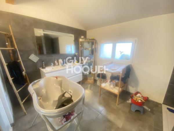 MAISON À LOUER DE 4 PIÈCES DE 162,00 M²