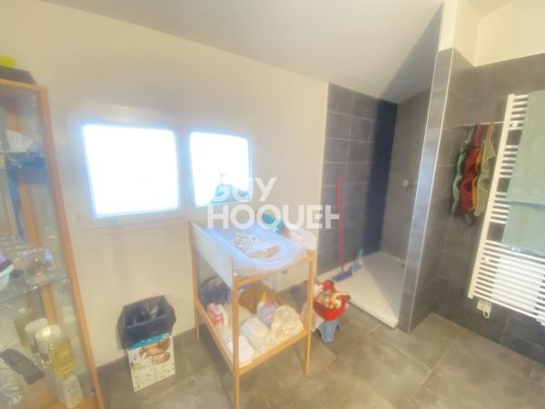 MAISON À LOUER DE 4 PIÈCES DE 162,00 M²