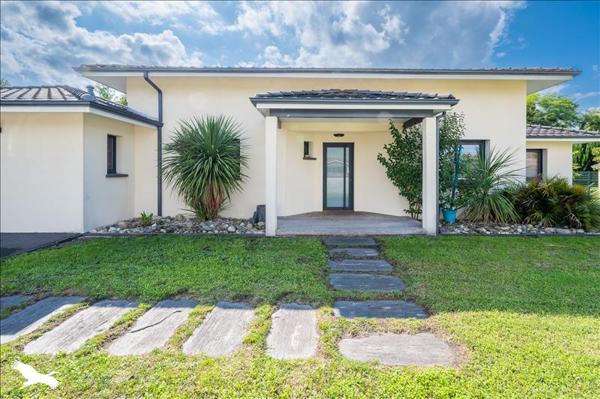 Maison à vendre |  Castres-Gironde |  7 pièces | 218 m²