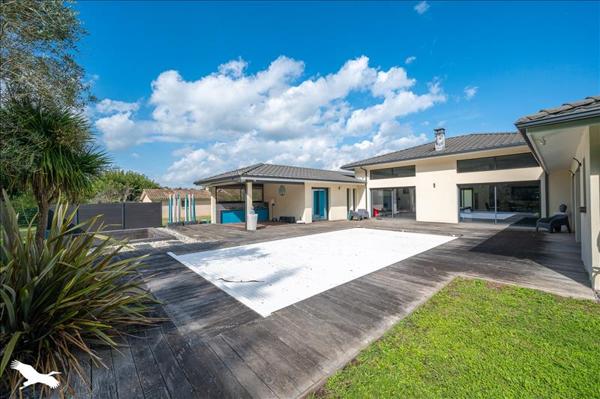 Maison à vendre |  Castres-Gironde |  7 pièces | 218 m²