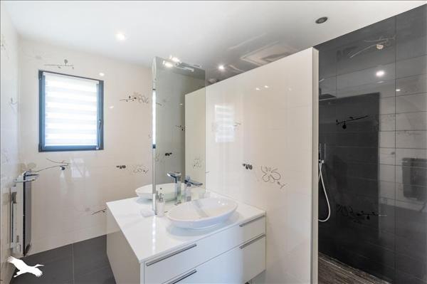 Maison à vendre |  Castres-Gironde |  7 pièces | 218 m²