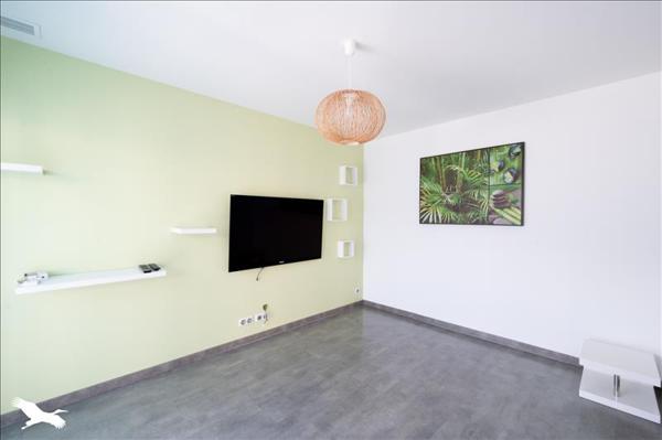 Maison à vendre |  Castres-Gironde |  7 pièces | 218 m²