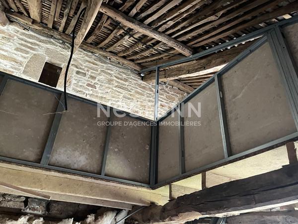 Maison en pierre avec 140 m² de potentiel à Lizio, plus de 600 m² de terrain, proche du poète ferrailleur...