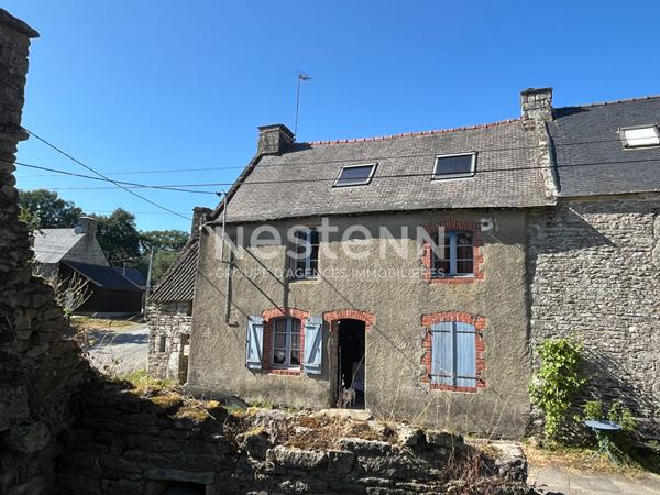 Maison en pierre avec 140 m² de potentiel à Lizio, plus de 600 m² de terrain, proche du poète ferrailleur...