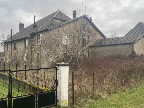 IMMEUBLE DE 3 APPARTEMENTS A RENOVER EN TOTALITE
