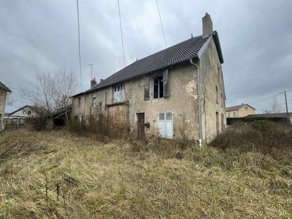 IMMEUBLE DE 3 APPARTEMENTS A RENOVER EN TOTALITE