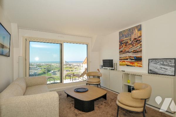 Luxueux T3cab de 82m² PLEIN SUD décoré par un architecte d'intérieur FACE MER avec parking et garage