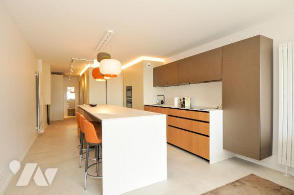 Luxueux T3cab de 82m² PLEIN SUD décoré par un architecte d'intérieur FACE MER avec parking et garage