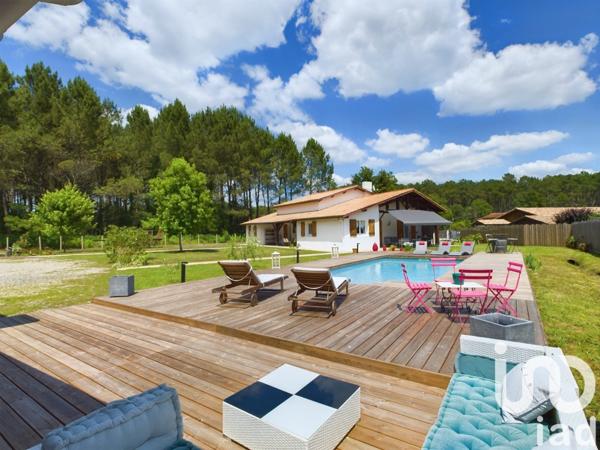 Maison 5 pièces de 200 m² à Salles (33770)