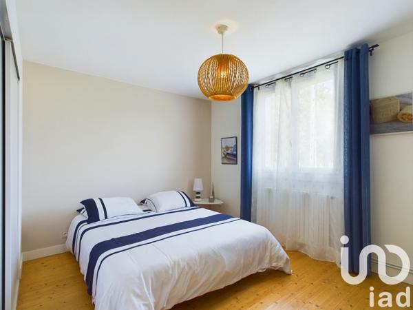 Maison 5 pièces de 200 m² à Salles (33770)