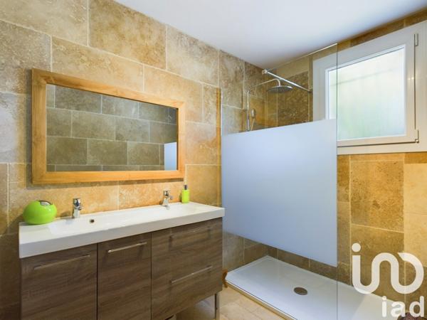 Maison 5 pièces de 200 m² à Salles (33770)