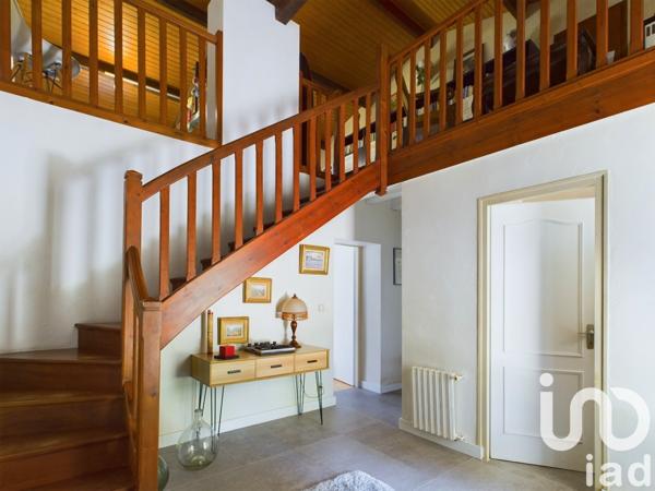 Maison 5 pièces de 200 m² à Salles (33770)