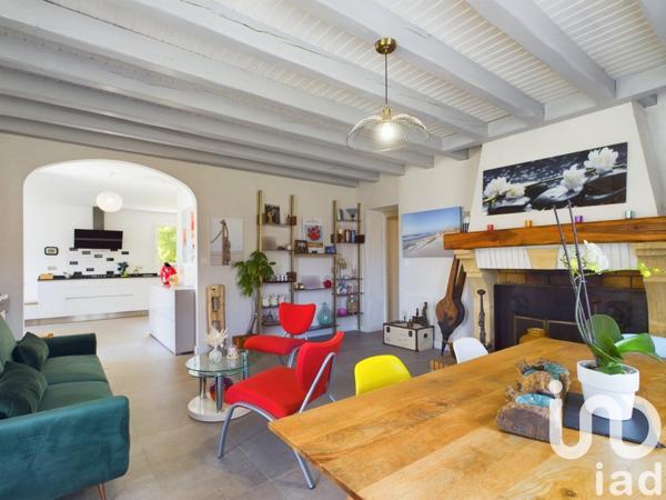 Maison 5 pièces de 200 m² à Salles (33770)