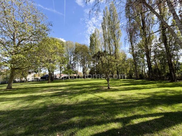 Belle propriété normande de caractère avec parc arboré de plus 3 500 m² et majestueuse bâtisse en pierre de Caen - Idéal projet gîtes, chambres d'hôtes ou vaste demeure familiale