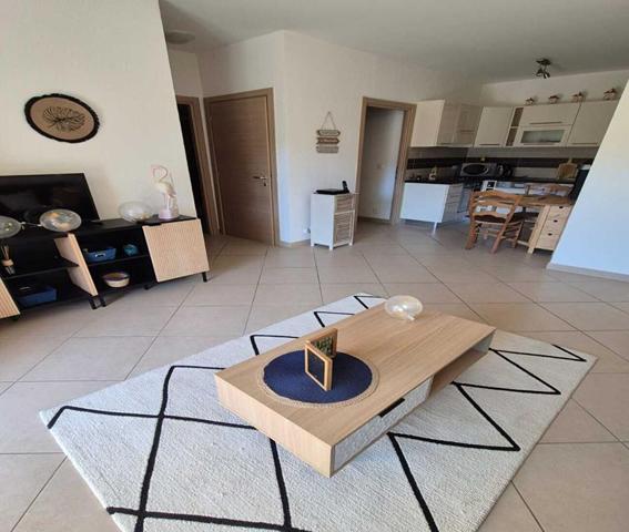 T2 meublé avec terrasse, tout à pied Moriani Plage