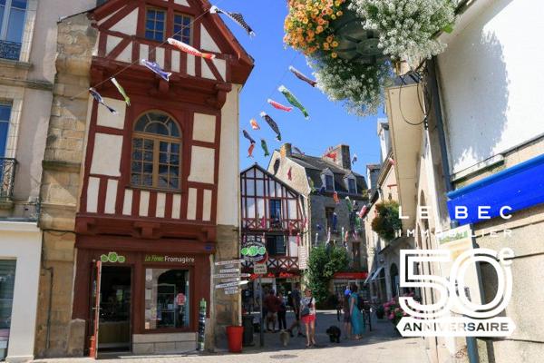 Emplacement n°1 au coeur du centre-ville d’Auray