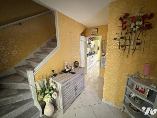 AILLY SUR SOMME PAVILLON DE TYPE 4 avec garage et jardin 