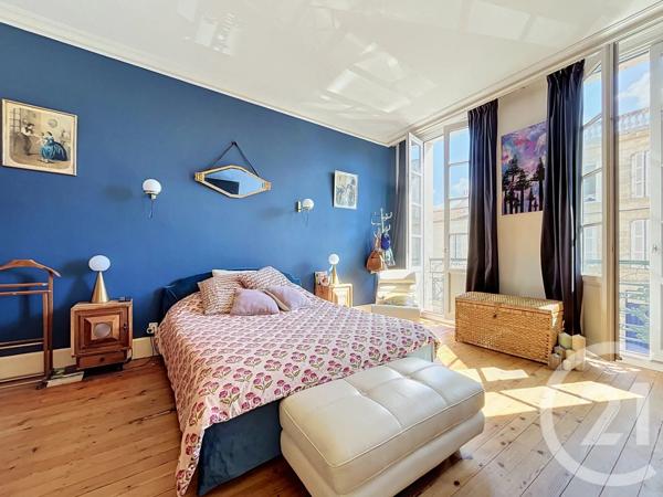 Maison à vendre  7 pièces - 329 m 2   ROCHEFORT  - 17