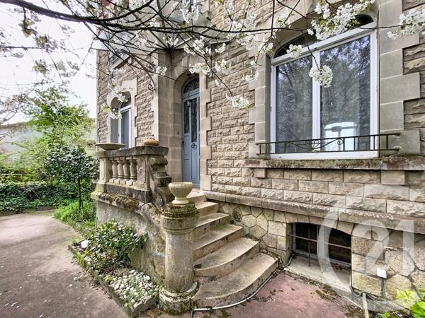 Maison à vendre  7 pièces - 329 m 2   ROCHEFORT  - 17