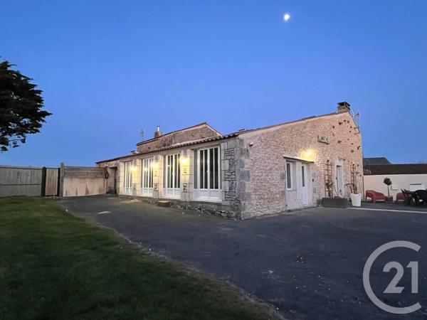 Maison à vendre  7 pièces - 329 m 2   ROCHEFORT  - 17