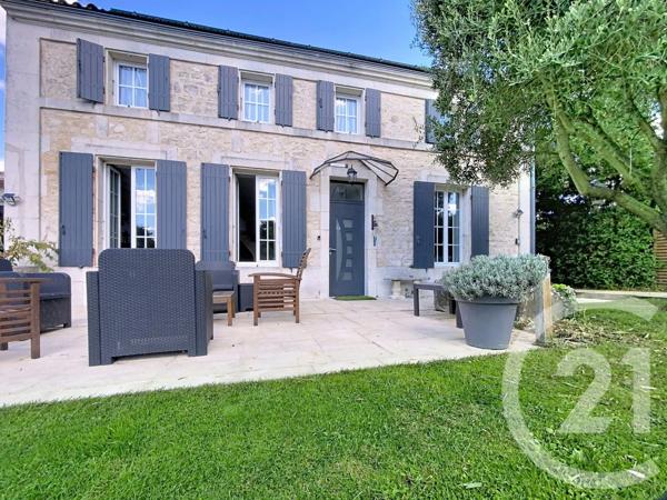 Maison à vendre  7 pièces - 329 m 2   ROCHEFORT  - 17