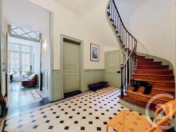 Maison à vendre  7 pièces - 329 m 2   ROCHEFORT  - 17