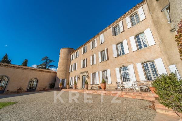 Château d’exception en Languedoc — domaine historique et raffiné