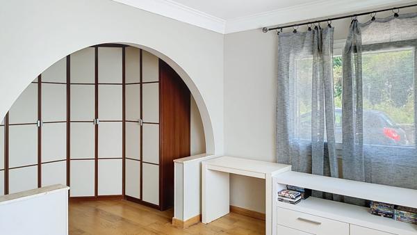 Maison néo-provençale 7 pièces avec piscine à Peymeinade - Proche commodités
