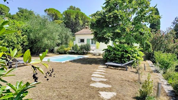Maison néo-provençale 7 pièces avec piscine à Peymeinade - Proche commodités