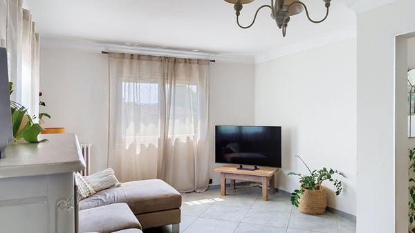 Maison néo-provençale 7 pièces avec piscine à Peymeinade - Proche commodités