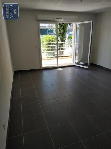 Appartement à louer 2 pièces 44.5m² Le Luc (83340)