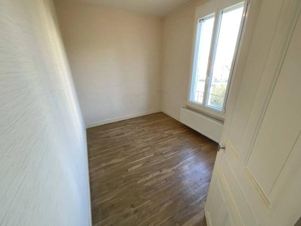 Maison de 1930 - Trois Chambres - 464m2 de Terrain