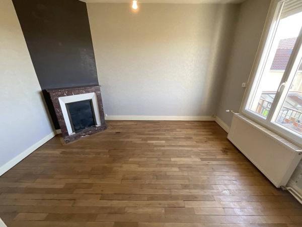 Maison de 1930 - Trois Chambres - 464m2 de Terrain