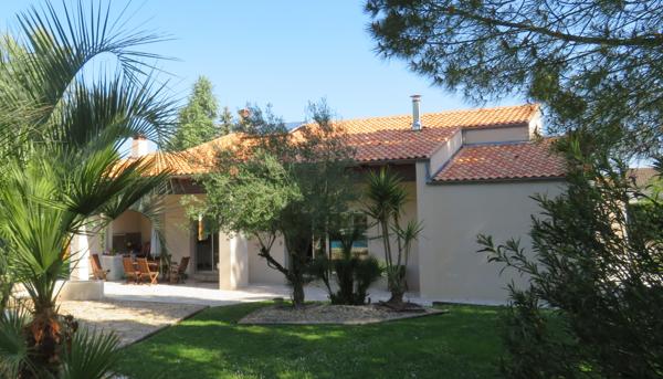 Maison
         7 pièces
        - 212 m² 397 000 € *