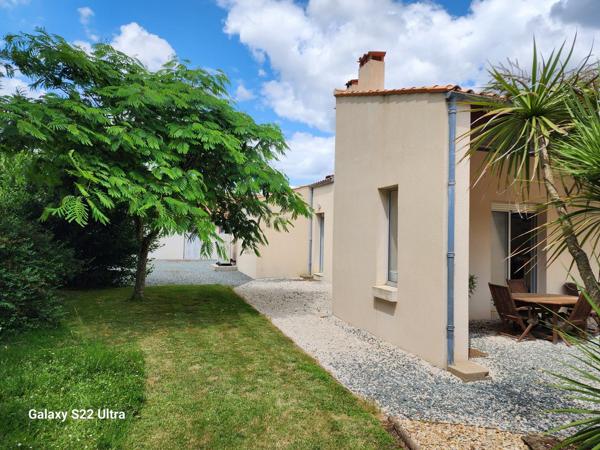 Maison
         7 pièces
        - 212 m² 397 000 € *