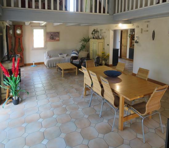 Maison
         7 pièces
        - 212 m² 397 000 € *