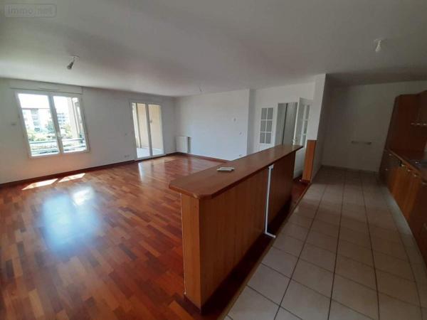 Appartement à louer à Divonne-les-Bains dans l'Ain (01220), ref : 01047-L157