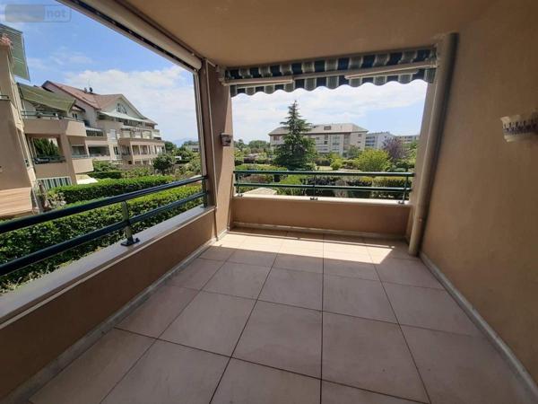 Appartement à louer à Divonne-les-Bains dans l'Ain (01220), ref : 01047-L157