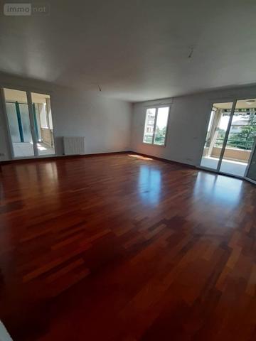 Appartement à louer à Divonne-les-Bains dans l'Ain (01220), ref : 01047-L157