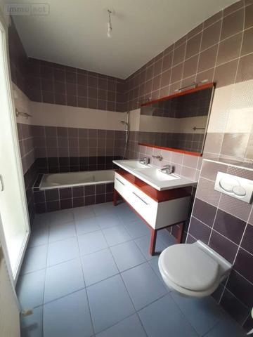 Appartement à louer à Divonne-les-Bains dans l'Ain (01220), ref : 01047-L157