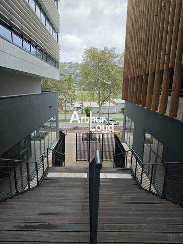 A LOUER SURFACE DE BUREAUX DE 422M² NEUFS AMENAGES DANS IMMEUBLE DERNIERE GENERATION