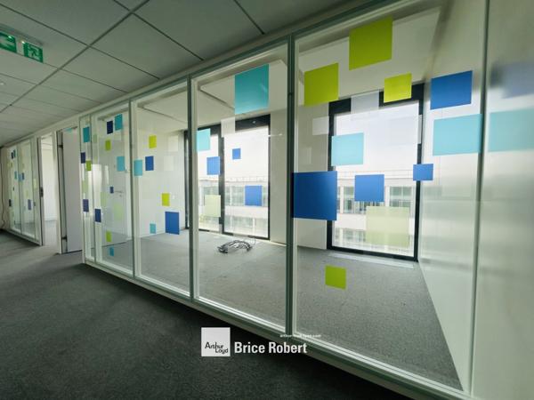 Bureau à louer à Vaulx-en-Velin emplacement stratégique et lumineux