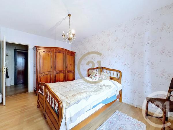 Appartement F5 à vendre  5 pièces - 87,99 m 2   BELFORT  - 90